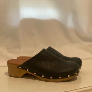 Universal Threads Black Clogs with gold hardware